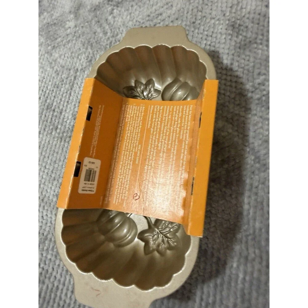 Williams Sonoma Nordic Ware Botanical Pumpkin Loaf Pan Fall NEW 1lb Size